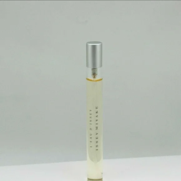 ISSEY MIYAKE
Issey Miyake L'Eau d'Issey Le Sel 8ml - Picture 4 of 5